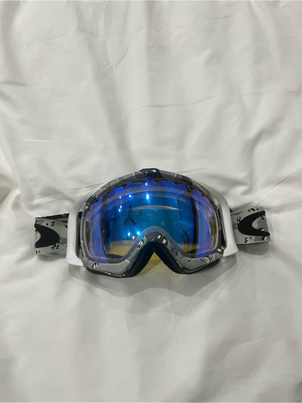 Blue Mirrored Ski/Snowboard Goggles